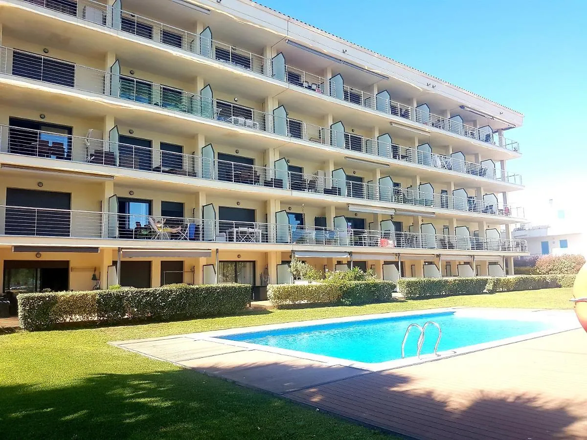 Beautiful Apartment 75M2 With View At The Beach, Pool, Parking Roses