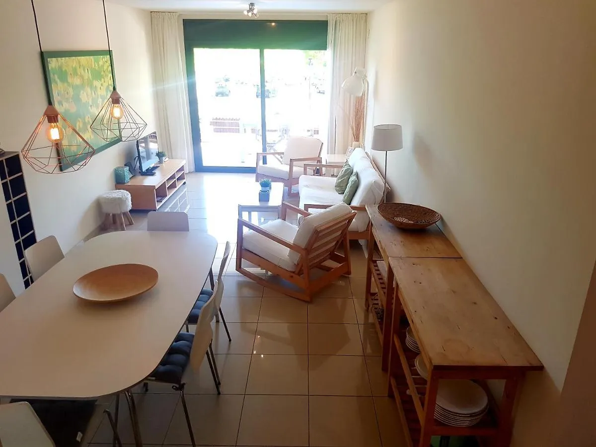 Beautiful Apartment 75M2 With View At The Beach, Pool, Parking Roses