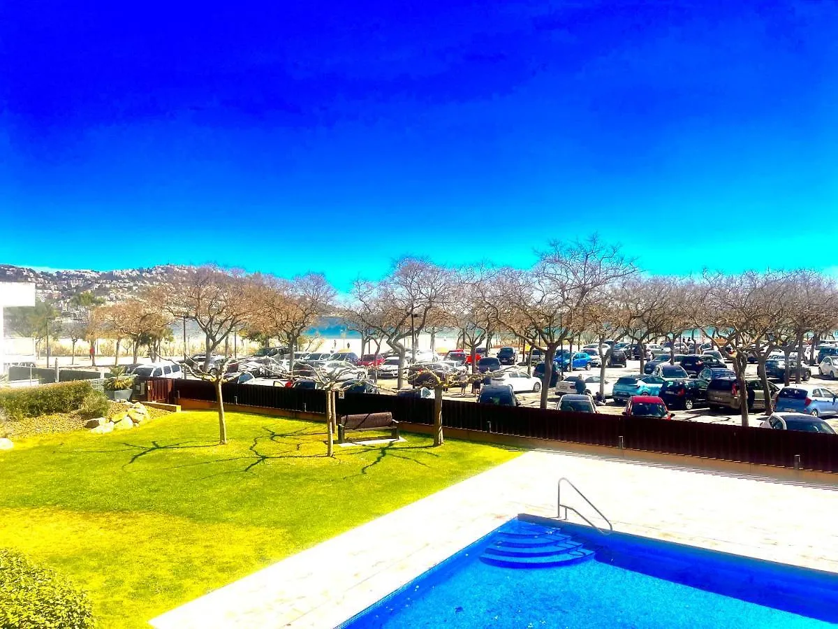 Beautiful Apartment 75M2 With View At The Beach, Pool, Parking contacts